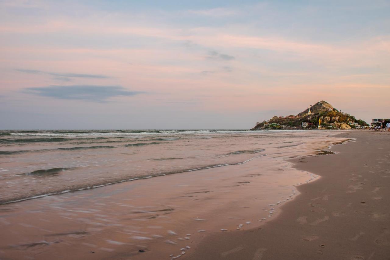 Baan Kangmung Hua Hin On The Beach Exteriör bild